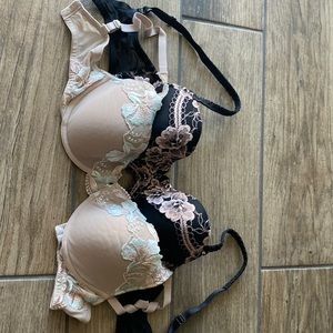 Soma 32D bras